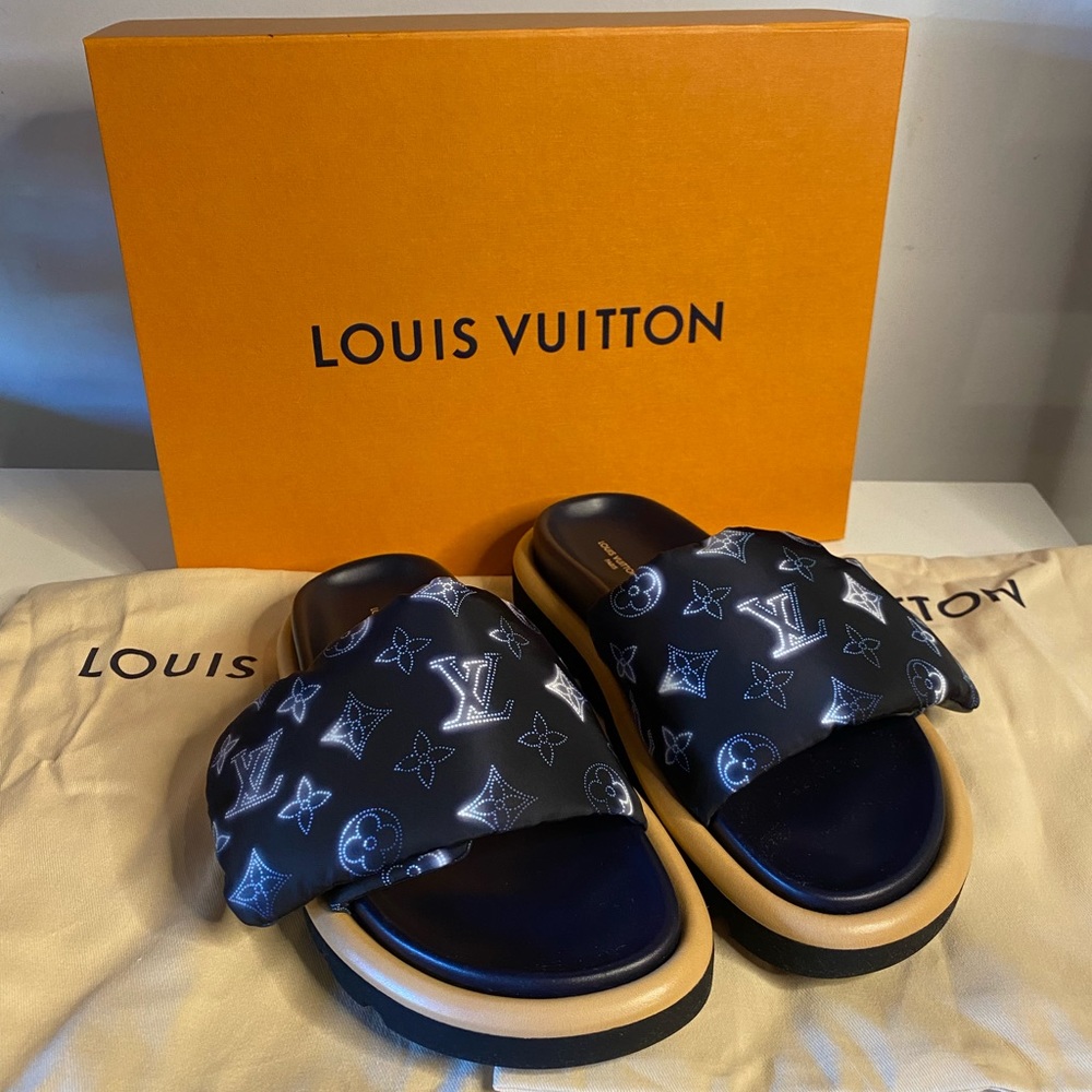 Louis Vuitton LV Pool Pillow Flat Comfort Mule Slides 38 NWT Authentic